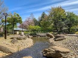 近くの蚕糸の森公園まで972m（徒歩13分）
