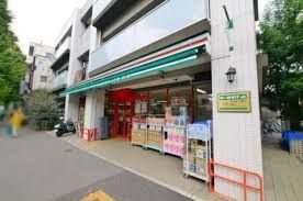 近くのまいばすけっと 目白台3丁目店まで12m（徒歩1分）