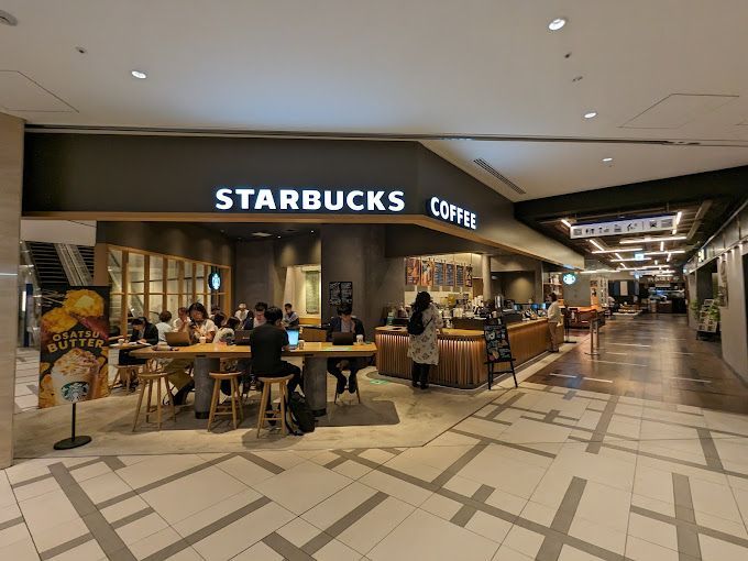 近くのスターバックスコーヒー コレド室町テラス店まで237m（徒歩3分）