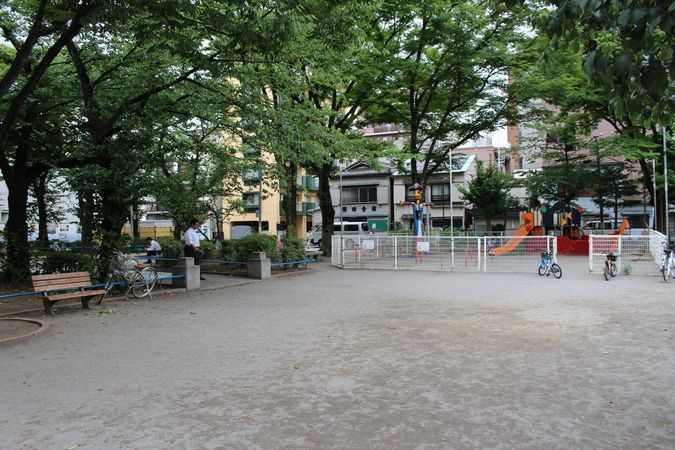 近くの両国公園まで254m(徒歩4分)