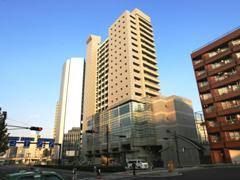 近くの港区高輪地区総合支所まで543m（徒歩7分）