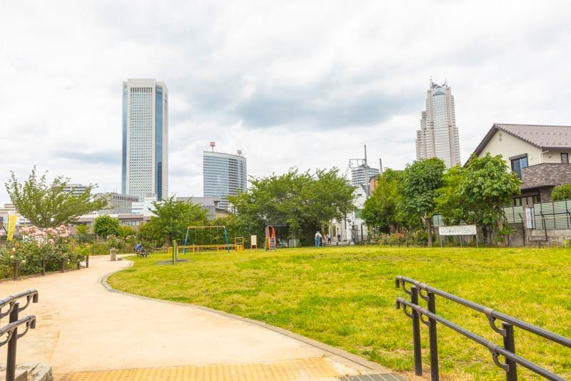 近くの参宮橋公園まで106m(徒歩2分)