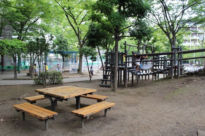 近くの菊川公園まで34m（徒歩1分）
