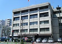 近くの久松警察署浜町交番まで615m（徒歩8分）