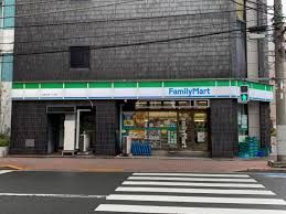 近くのファミリーマート 台東三筋店まで106m（徒歩2分）
