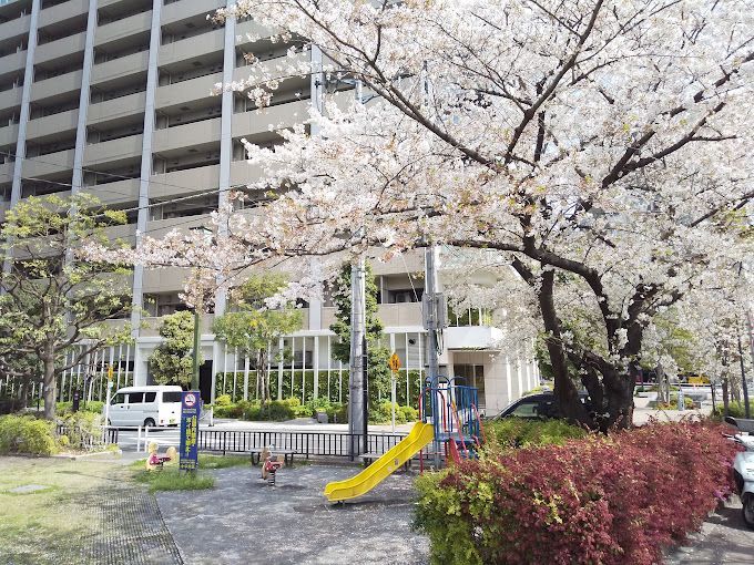 近くの高橋北東児童遊園まで169m（徒歩3分）