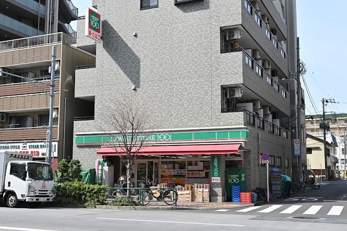 近くのローソンストア100 LS両国店まで152m（徒歩2分）