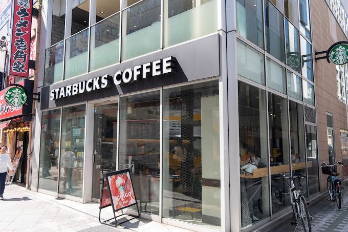 近くのスターバックスコーヒー 御徒町春日通り店まで120m（徒歩2分）