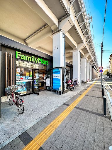 近くのファミリーマート 東京ミズマチ店まで108m（徒歩2分）