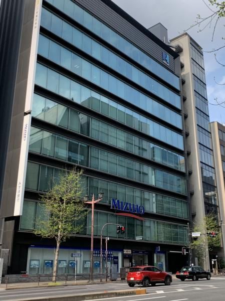 近くのみずほ銀行麹町支店まで136m（徒歩2分）