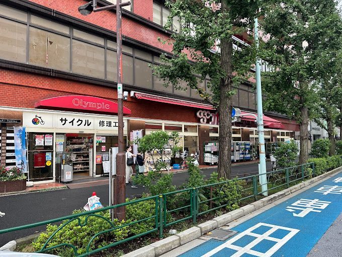 近くのOlympic(オリンピック) 白山店まで1,142m（徒歩15分）