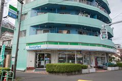 近くのファミリーマート 潮見一丁目店まで433m（徒歩6分）