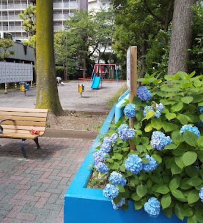 近くの越中島一丁目児童遊園まで163m（徒歩3分）