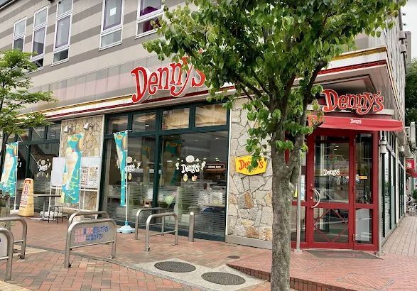 近くのデニーズ南砂店まで868m（徒歩11分）