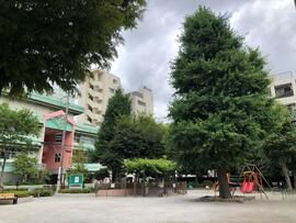 近くの松葉公園まで93m（徒歩2分）