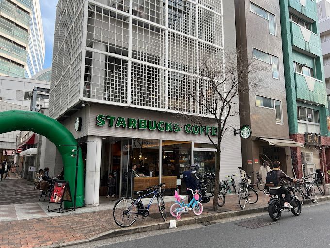近くのスターバックスコーヒー 広尾店まで627m（徒歩8分）