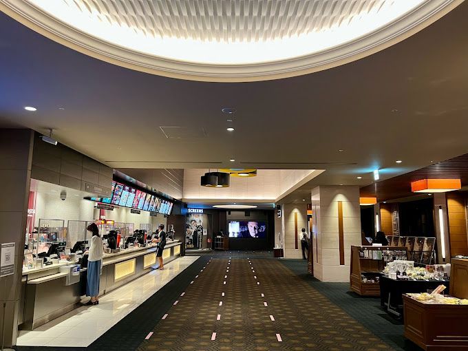 近くのTOHO CINEMAS Nihonbashi(TOHOシネまで835m（徒歩11分）