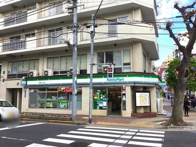 近くのファミリーマート 浅草橋二丁目店まで150m（徒歩2分）