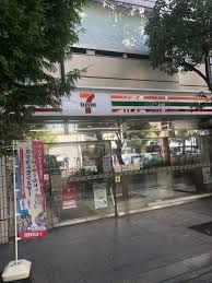 近くのセブンイレブン 神谷町駅東店まで161m（徒歩3分）