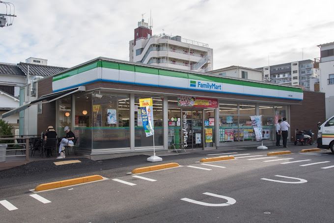 近くのファミリーマート 江東石島店まで252m（徒歩4分）