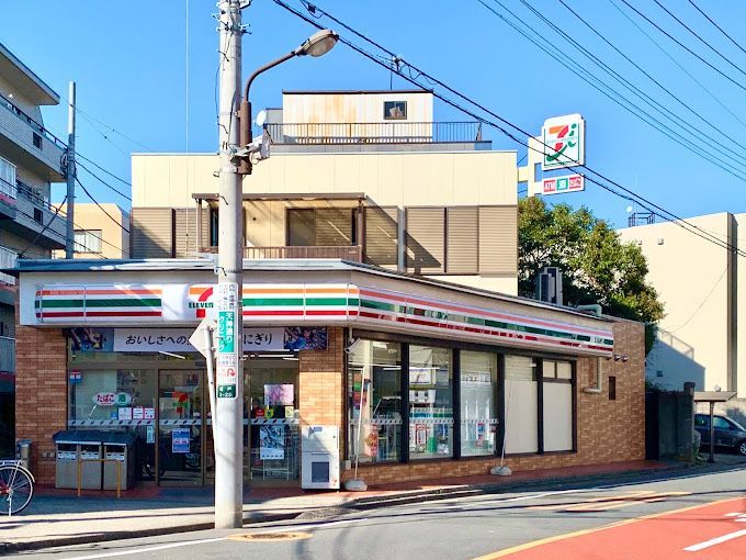 近くのセブンイレブン 亀戸三丁目店まで140m（徒歩2分）