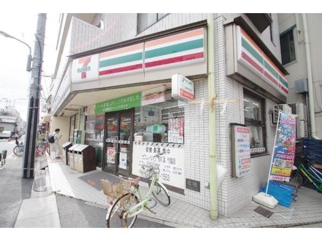 近くのセブンイレブン 荒川尾竹橋店まで50m（徒歩1分）