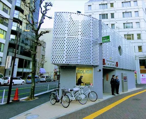 近くの愛宕警察署虎の門交番まで370m（徒歩5分）