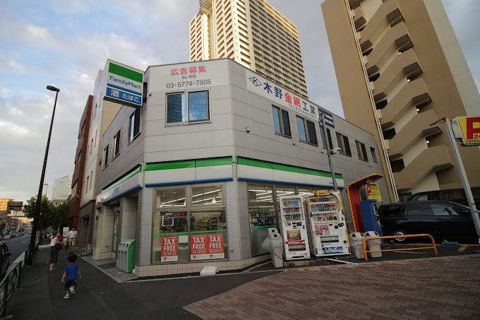 近くのファミリーマート 江東白河四丁目店まで153m（徒歩2分）