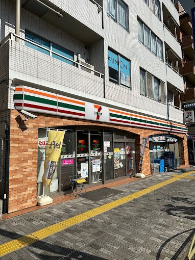 近くのセブンイレブン 港区三田5丁目店まで109m（徒歩2分）