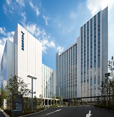 近くの三井記念病院まで276m（徒歩4分）