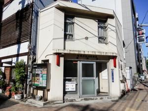 近くの築地警察署湊交番まで167m（徒歩3分）