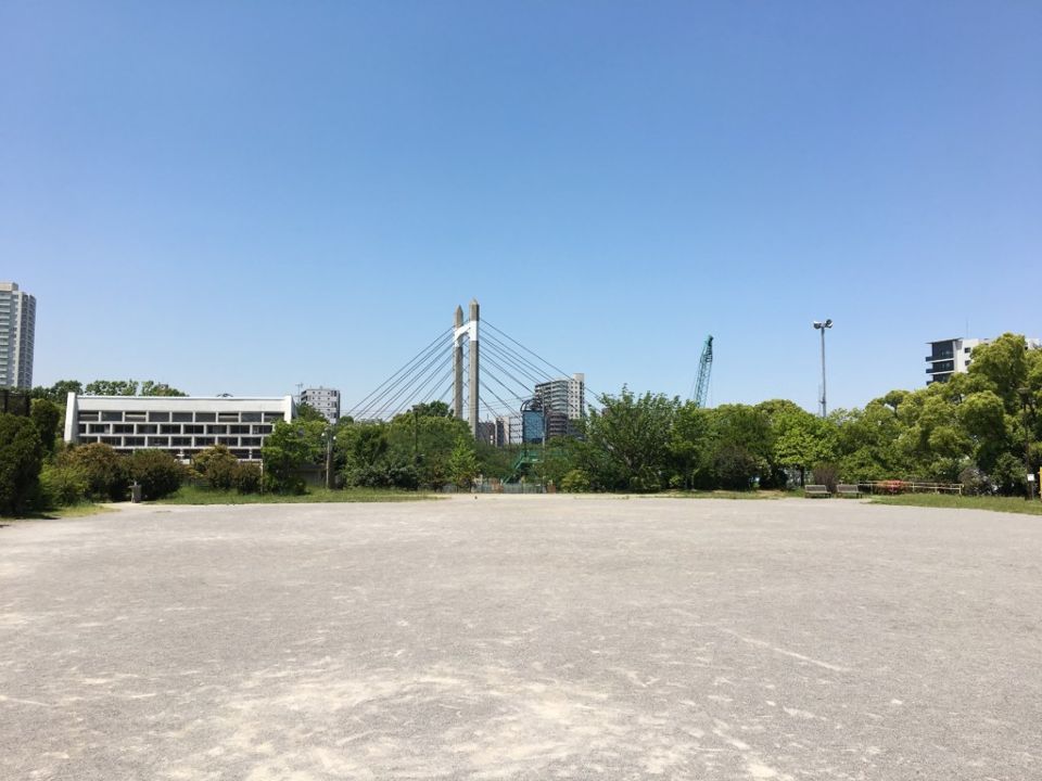 近くの豊住公園まで423m（徒歩6分）
