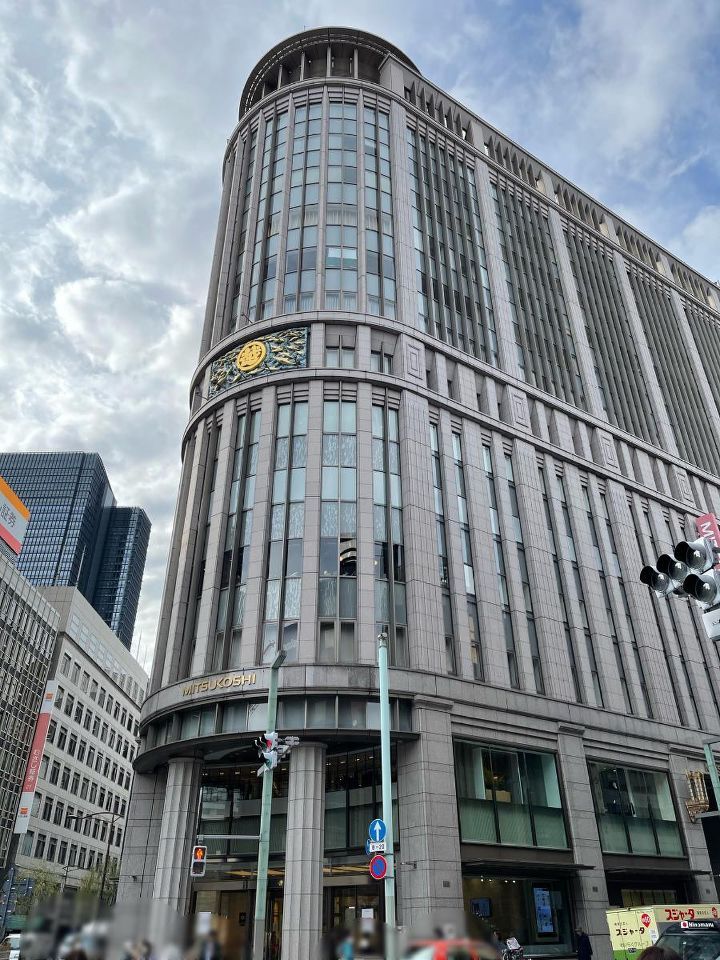 近くの日本橋三越 新館まで122m(徒歩2分)