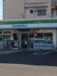 近くのファミリーマート 東墨田二丁目店まで389m（徒歩5分）