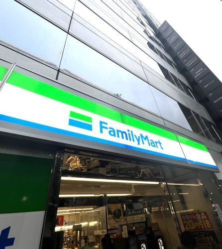 近くのファミリーマート 江東南砂四丁目店まで249m（徒歩4分）