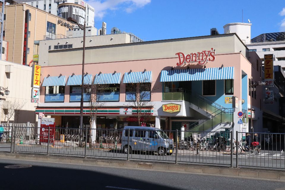 近くのデニーズ浅草国際通店まで185m（徒歩3分）