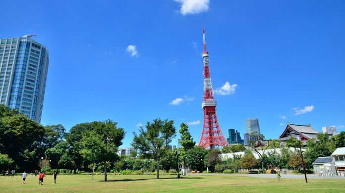 近くの都立芝公園(御成門駅側入口)まで373m（徒歩5分）