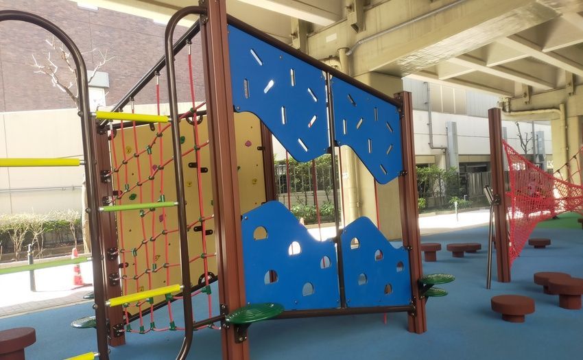 近くの音羽児童遊園まで445m（徒歩6分）