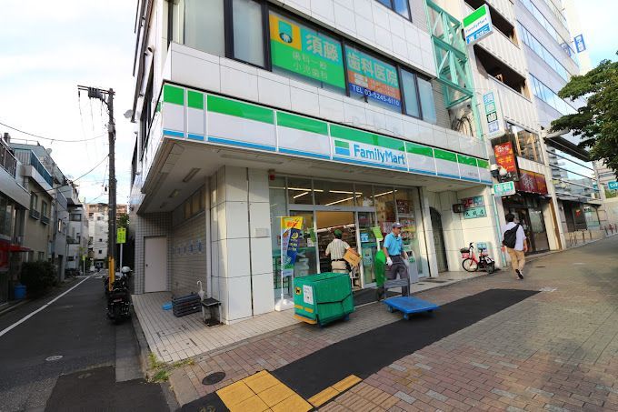 近くのファミリーマート 木場五丁目店まで114m(徒歩2分)