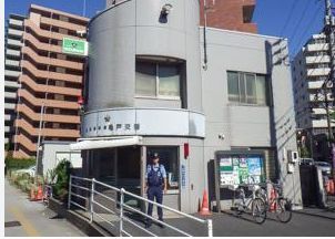 近くの城東警察署亀戸交番まで180m（徒歩3分）