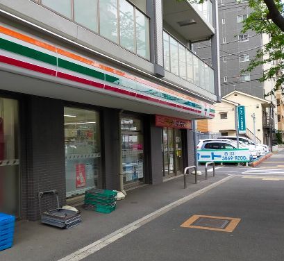 近くのセブンイレブン 江戸川松江5丁目店まで214m（徒歩3分）