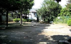 近くの小日向公園まで478m（徒歩6分）