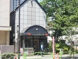 近くの中央警察署茅場町交番まで110m（徒歩2分）