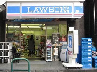 近くのローソン 南青山二丁目店まで52m（徒歩1分）