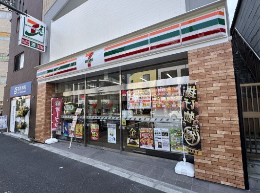近くのセブンイレブン 大島中の橋南店まで239m（徒歩3分）