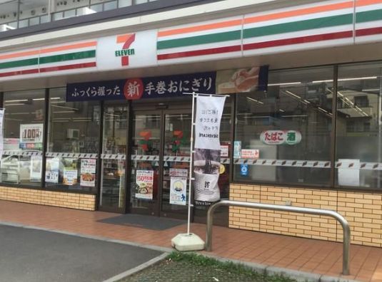 近くのセブンイレブン 江東東砂8丁目店まで374m（徒歩5分）