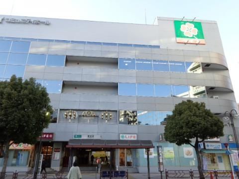 近くのライフ篠崎店まで360m（徒歩5分）
