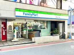 近くのファミリーマート 南青山七丁目店まで58m（徒歩1分）