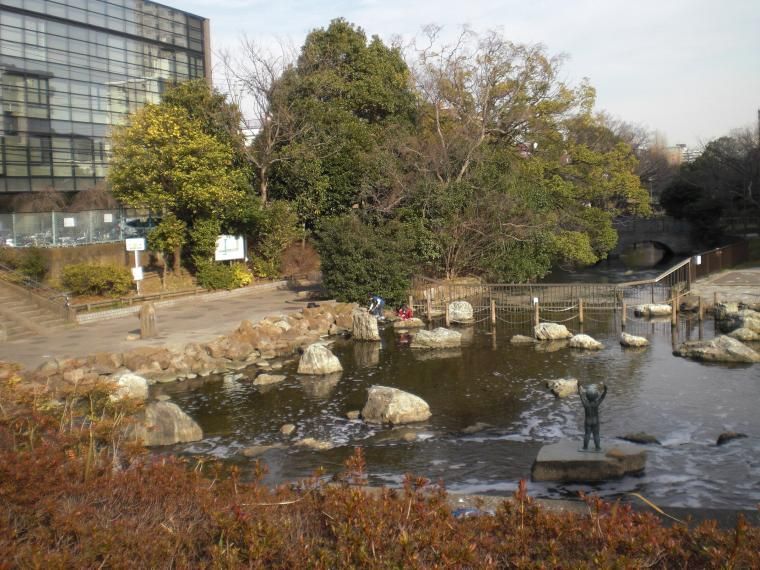 近くの仙台堀川公園まで294m（徒歩4分）