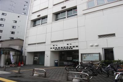 近くの西部区民事務室まで427m（徒歩6分）
